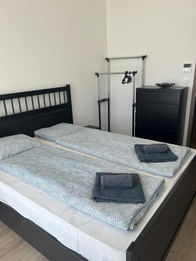Apartment Silver Side